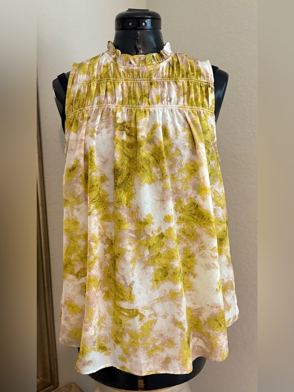 Joie Fern Tank Top in Summer Porcelain Print size medium ruched neckline